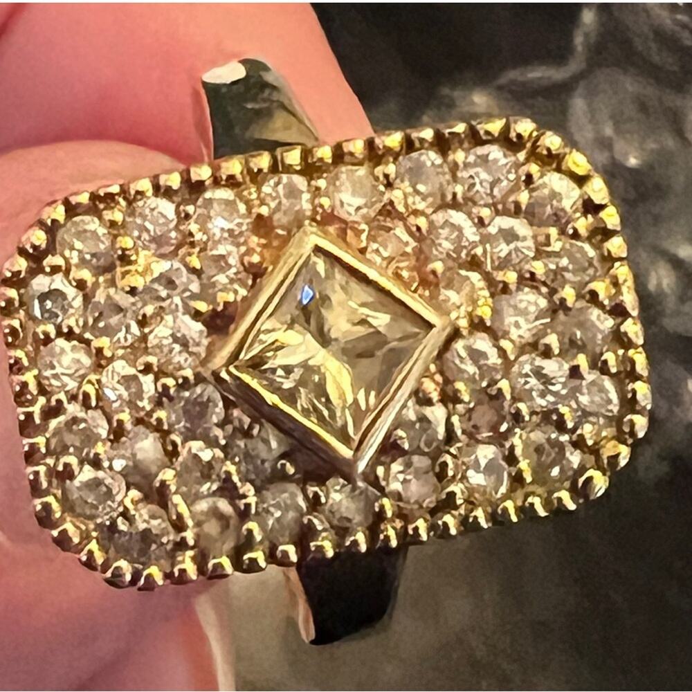 Gold-Tone Size 9 Ring Rectangular Clear Stone - image 6